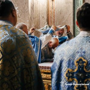 В Івано-Франківську на площі Шептицького, де відбулося освячення стрітенських свічок.