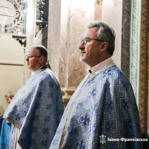 В Івано-Франківську на площі Шептицького, де відбулося освячення стрітенських свічок.