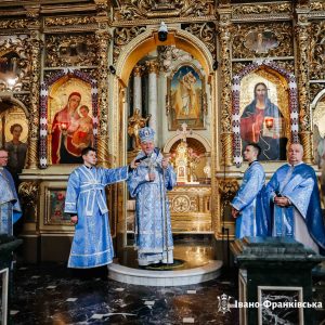 В Івано-Франківську на площі Шептицького, де відбулося освячення стрітенських свічок.