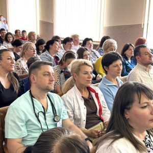 Концерт італійської музики просто в дитячій лікарні: юні пацієнти отримали «ліки» для душі
