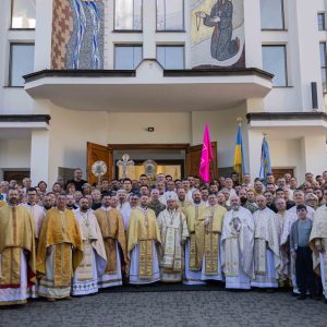 Військові, ветерани, капелани та родини Героїв зібралися у Зарваниці на Всеукраїнську прощу надії