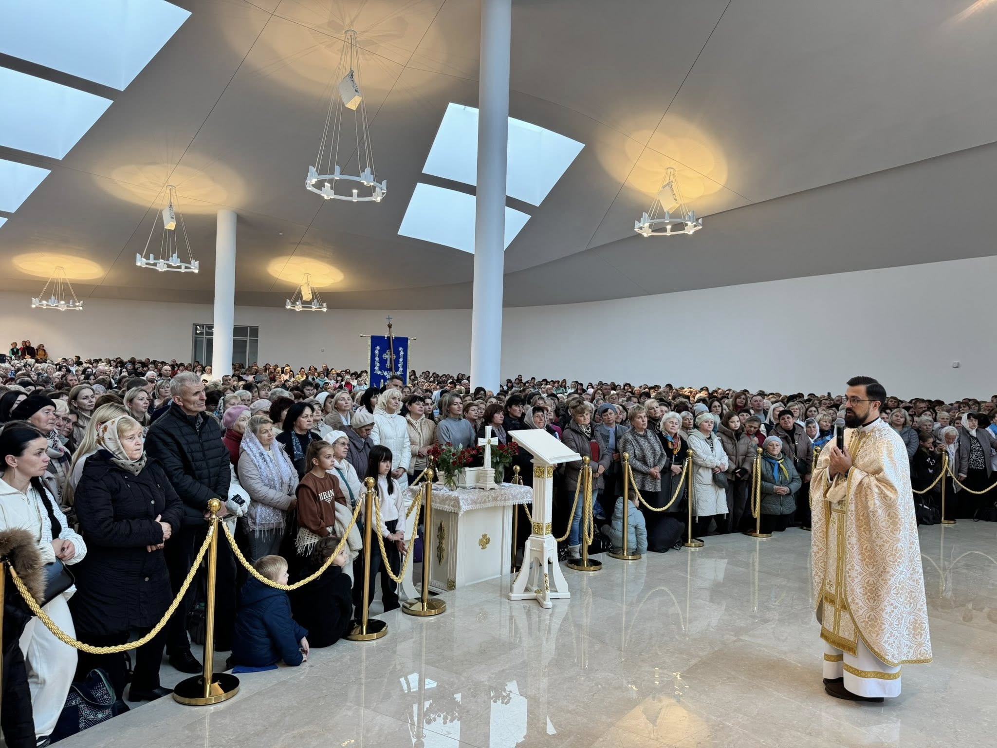 Тисячі матерів у молитві з Львівської Архієпархії здійснили прощу до Старуні Тисячі матерів у молитві з Львівської Архієпархії здійснили прощу до Старуні