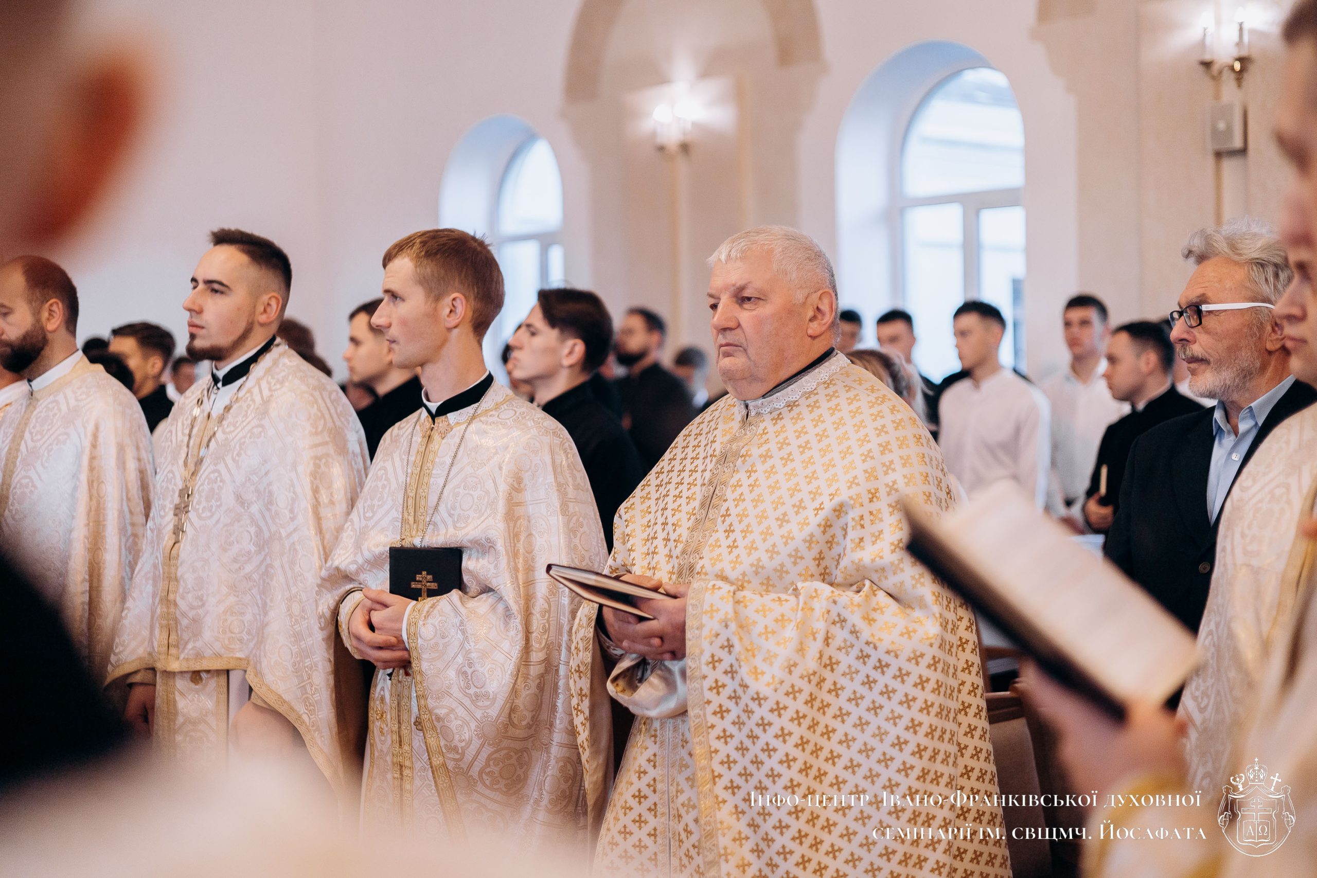 «У кожній людині маєте бачити Христа», — Владика Микола до шістьох нововисвячених дияконів «У кожній людині маєте бачити Христа», — Владика Микола до шістьох нововисвячених дияконів