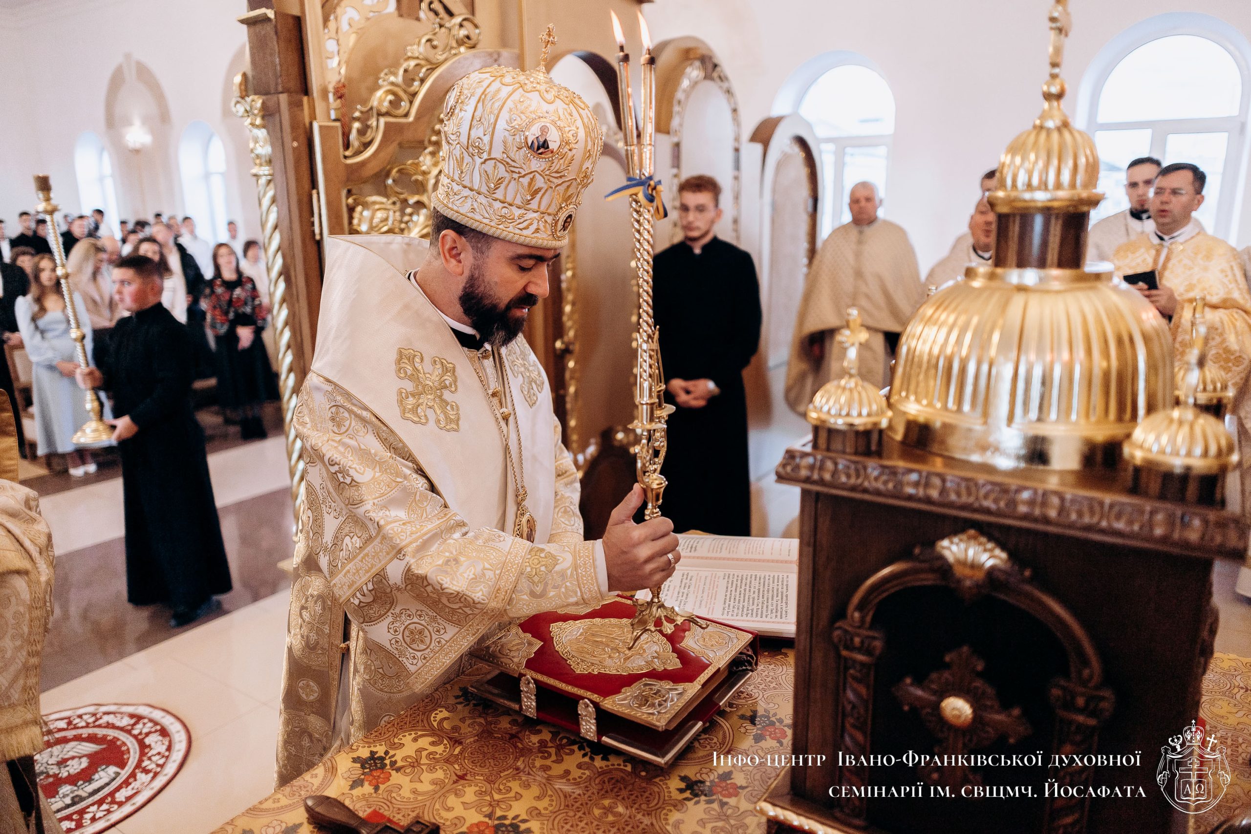 «У кожній людині маєте бачити Христа», — Владика Микола до шістьох нововисвячених дияконів «У кожній людині маєте бачити Христа», — Владика Микола до шістьох нововисвячених дияконів