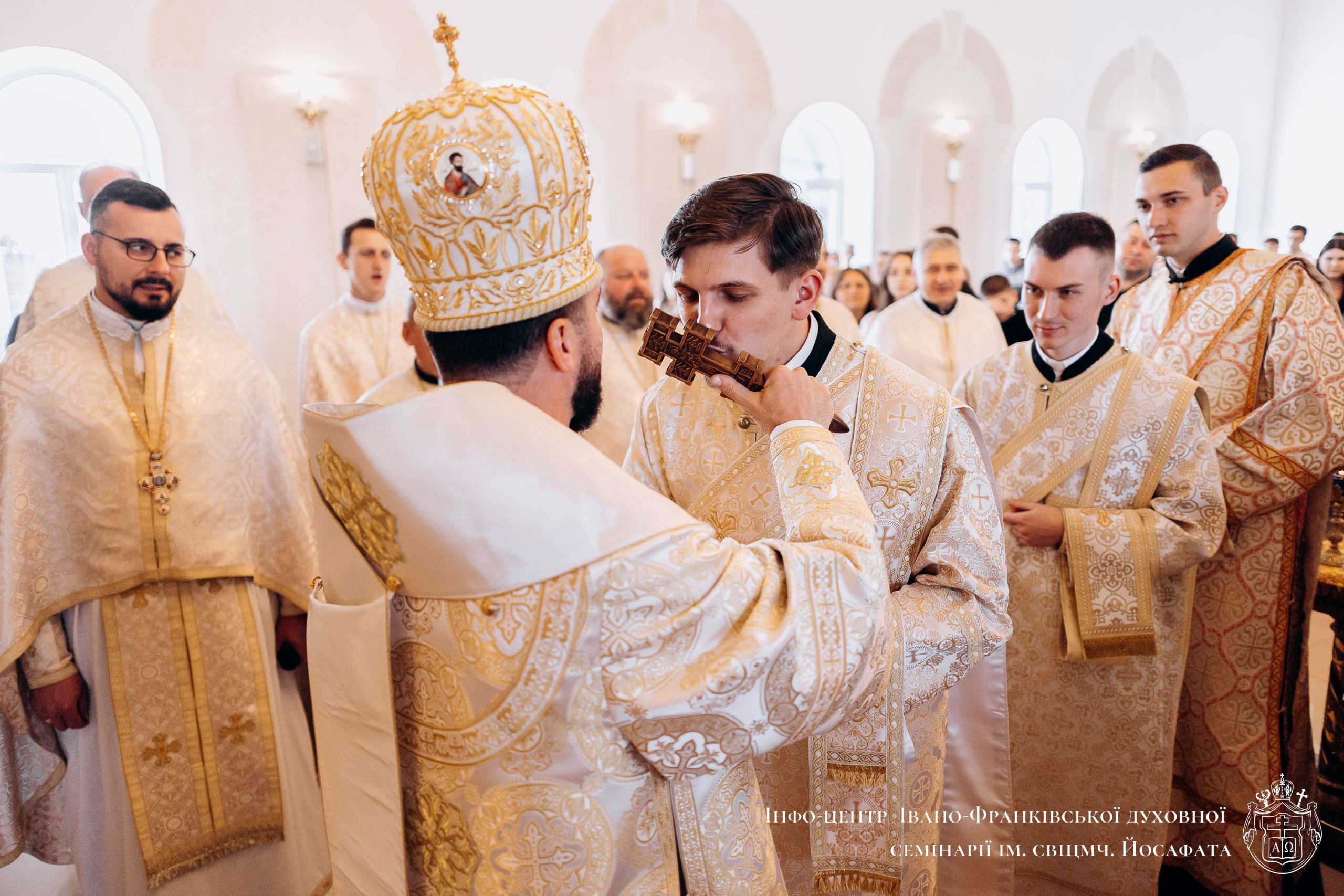 «У кожній людині маєте бачити Христа», — Владика Микола до шістьох нововисвячених дияконів «У кожній людині маєте бачити Христа», — Владика Микола до шістьох нововисвячених дияконів