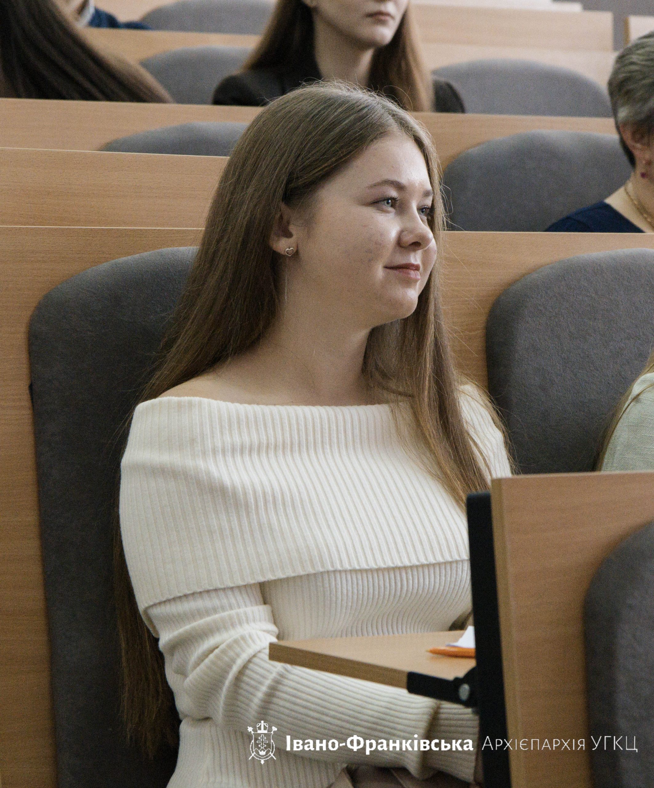 Священнослужителі Івано-Франківської Архієпархії долучилися до написання Всеукраїнського Радіодиктанту національної єдності Священнослужителі Івано-Франківської Архієпархії долучилися до написання Всеукраїнського Радіодиктанту національної єдності