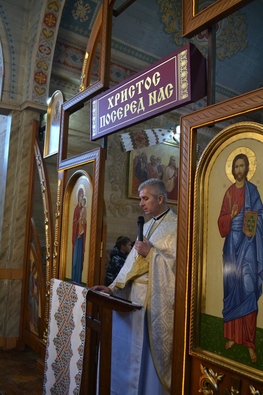 Як відбувся храмовий празник парафії св. влкмч. Димитрія Мироточця в Івано-Франківську? Як відбувся храмовий празник парафії св. влкмч. Димитрія Мироточця в Івано-Франківську?