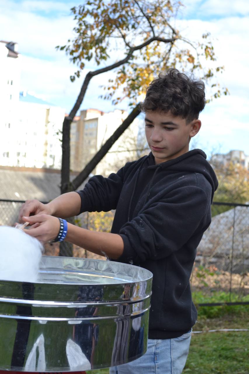 Як відбувся храмовий празник парафії св. влкмч. Димитрія Мироточця в Івано-Франківську? Як відбувся храмовий празник парафії св. влкмч. Димитрія Мироточця в Івано-Франківську?