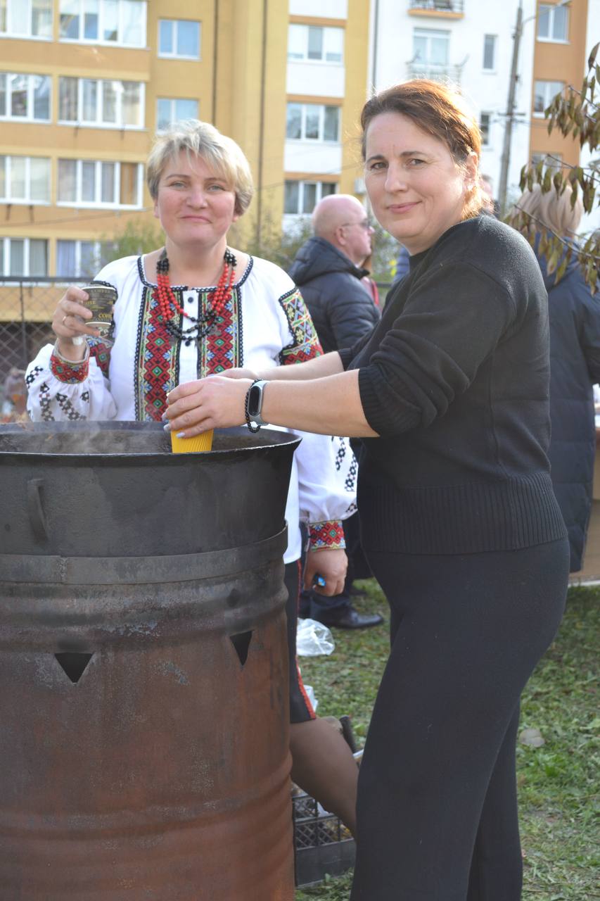 Як відбувся храмовий празник парафії св. влкмч. Димитрія Мироточця в Івано-Франківську? Як відбувся храмовий празник парафії св. влкмч. Димитрія Мироточця в Івано-Франківську?