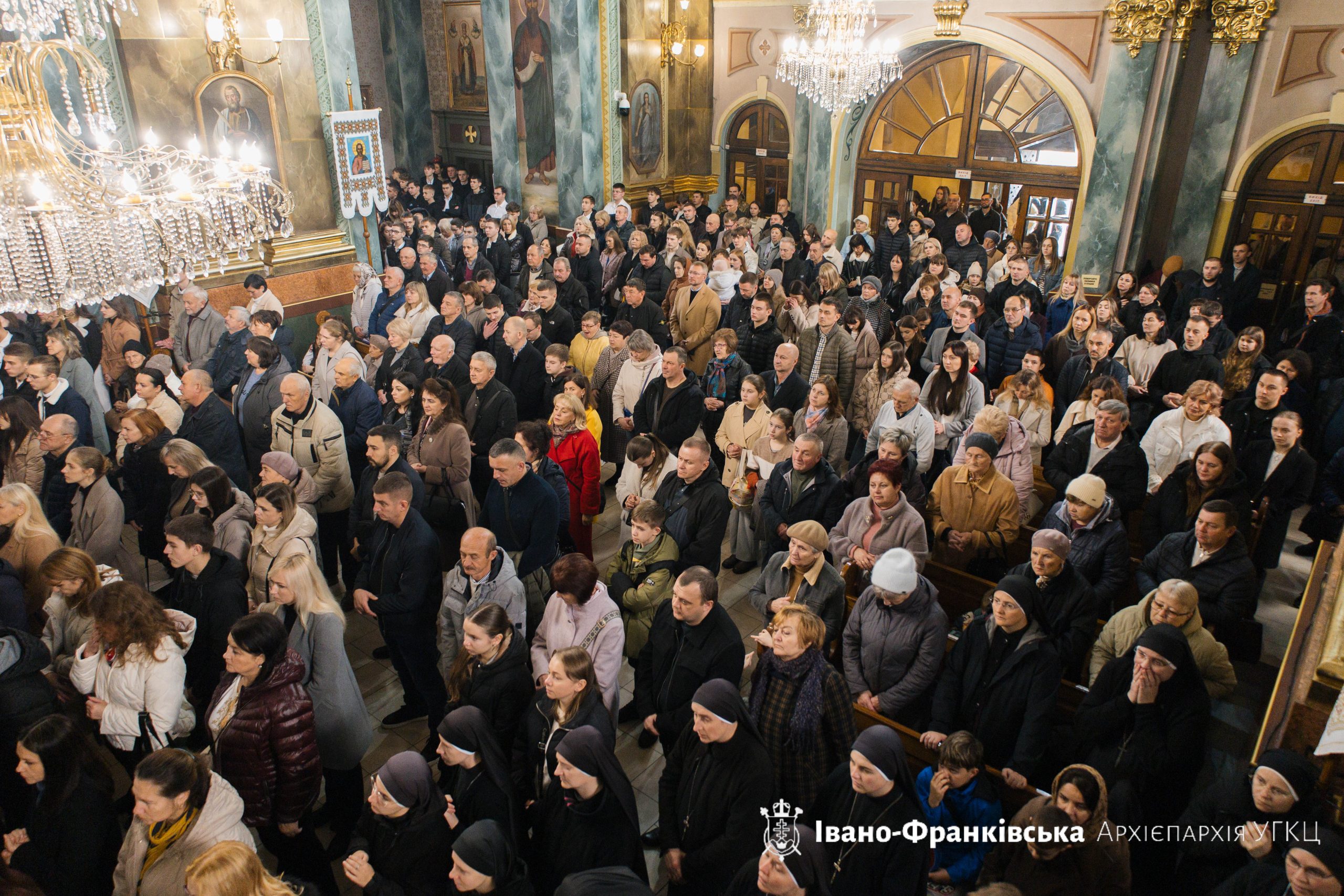 Вірні та духовенство Івано-Франківської Митрополії привітали Митрополита Володимира з днем народження Вірні та духовенство Івано-Франківської Митрополії привітали Митрополита Володимира з днем народження