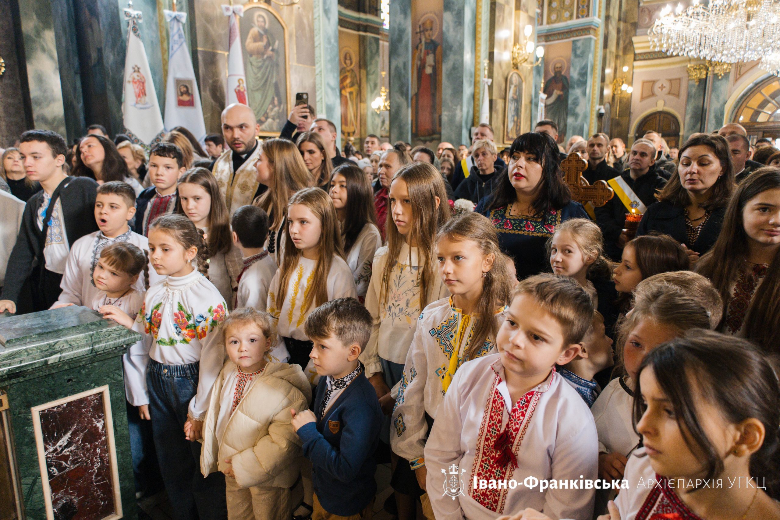Вірні та духовенство Івано-Франківської Митрополії привітали Митрополита Володимира з днем народження Вірні та духовенство Івано-Франківської Митрополії привітали Митрополита Володимира з днем народження
