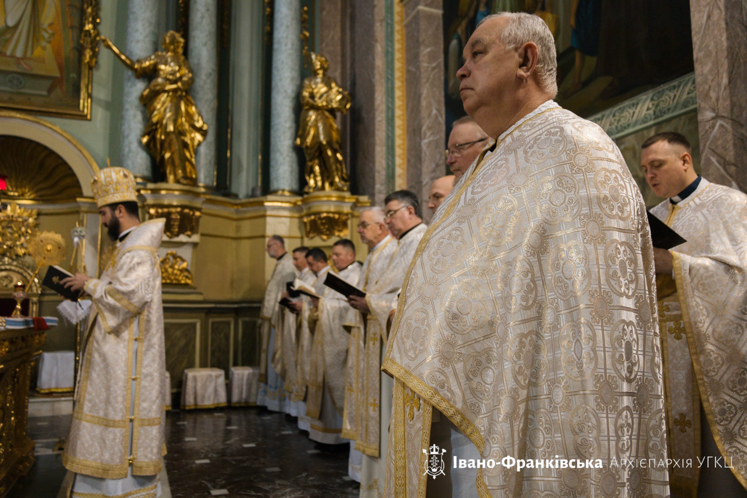 Вірні та духовенство Івано-Франківської Митрополії привітали Митрополита Володимира з днем народження Вірні та духовенство Івано-Франківської Митрополії привітали Митрополита Володимира з днем народження