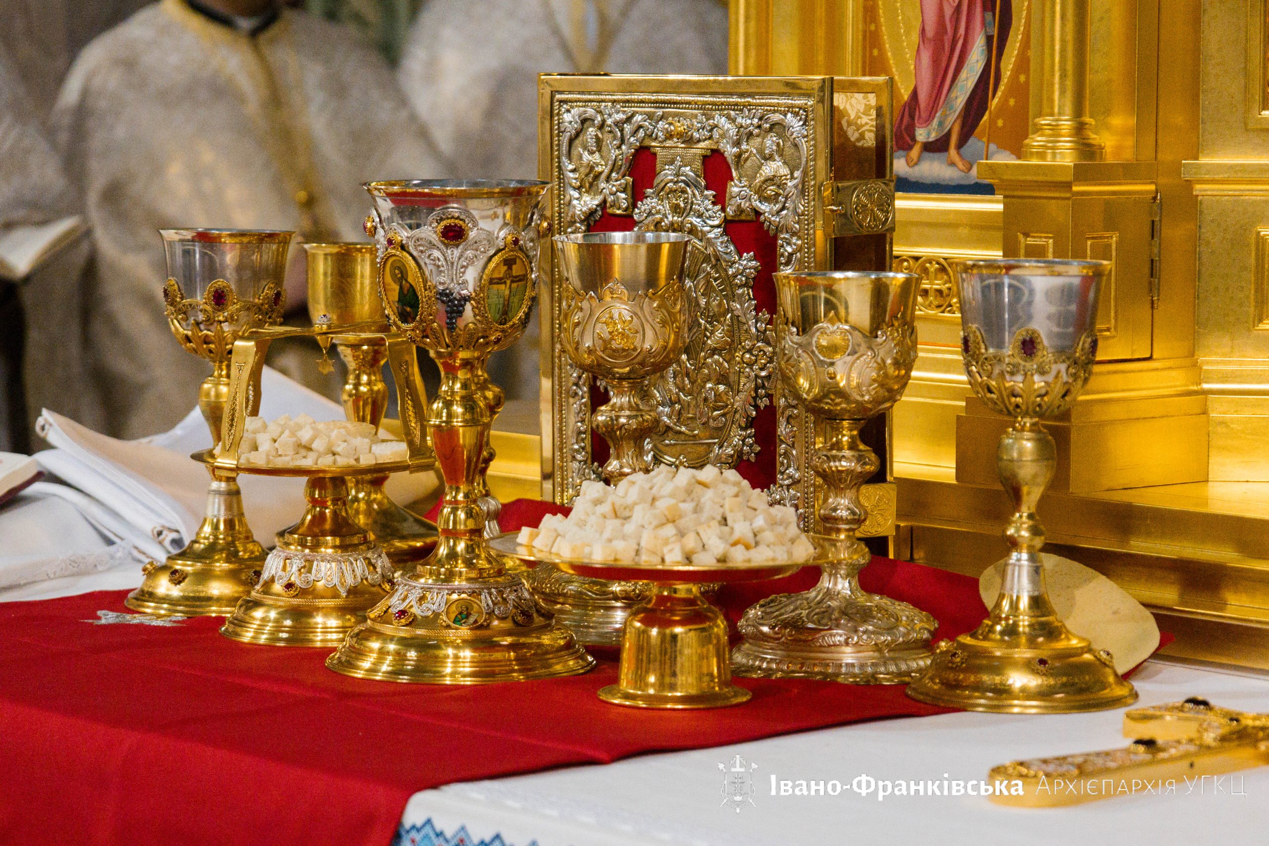 Вірні та духовенство Івано-Франківської Митрополії привітали Митрополита Володимира з днем народження Вірні та духовенство Івано-Франківської Митрополії привітали Митрополита Володимира з днем народження