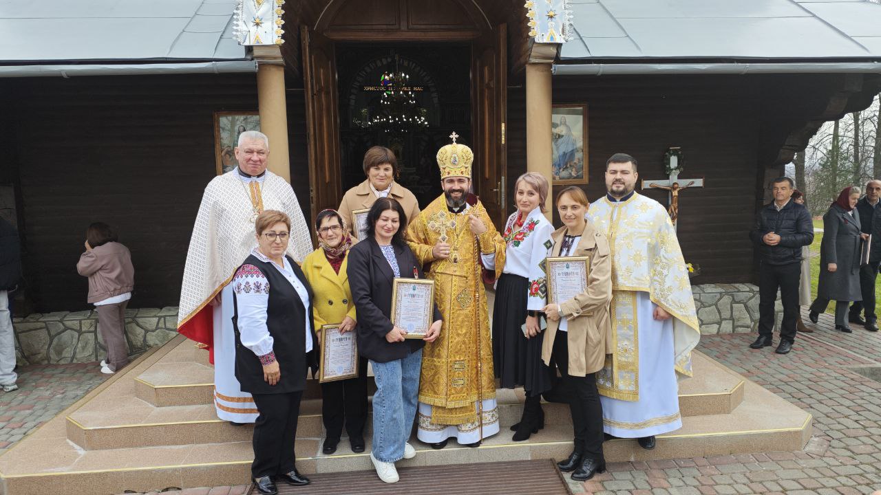 Владика Микола візитував столітній храм св. влкмцц. Параскевії у Брошневі Владика Микола візитував столітній храм св. влкмцц. Параскевії у Брошневі