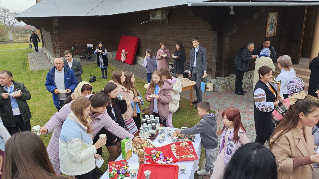 Владика Микола візитував столітній храм св. влкмцц. Параскевії у Брошневі Владика Микола візитував столітній храм св. влкмцц. Параскевії у Брошневі