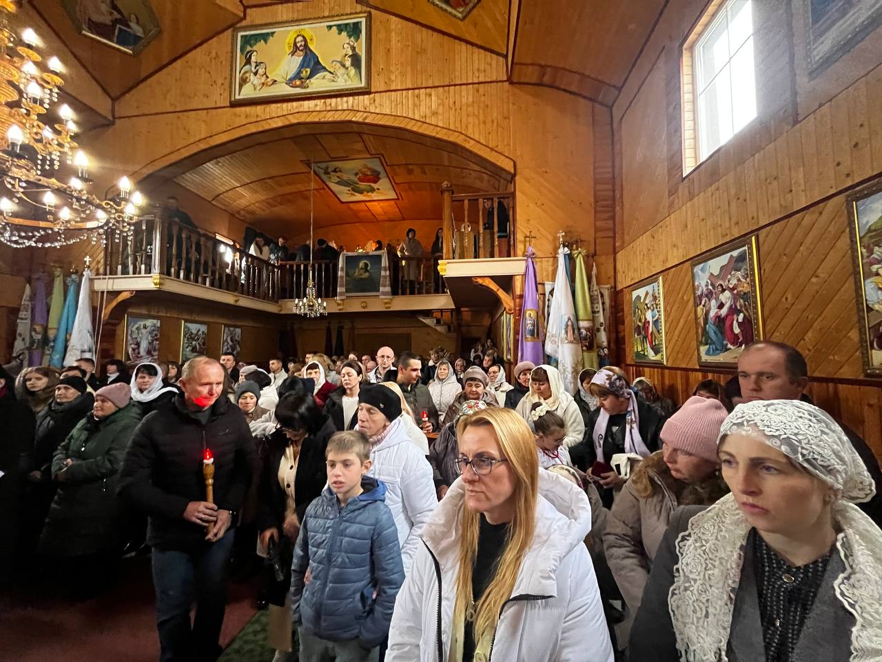 «Маленькі чуда відбуваються щодня», — Владика Микола у 135-літній парафії села Перекоси «Маленькі чуда відбуваються щодня», — Владика Микола у 135-літній парафії села Перекоси