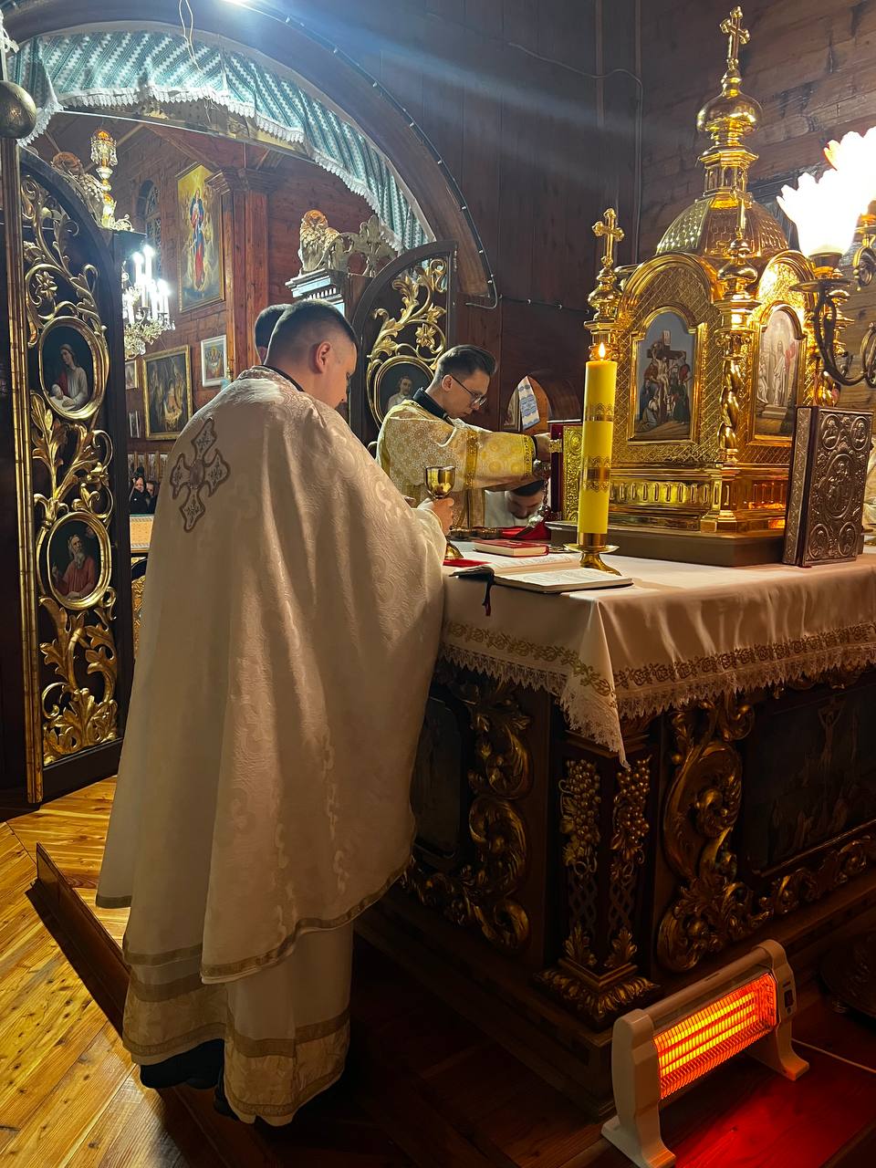 У Грабівці відбулися нічні молитовні чування У Грабівці відбулися нічні молитовні чування