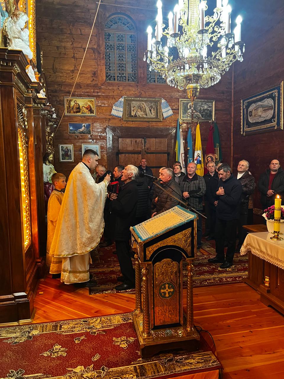 У Грабівці відбулися нічні молитовні чування У Грабівці відбулися нічні молитовні чування