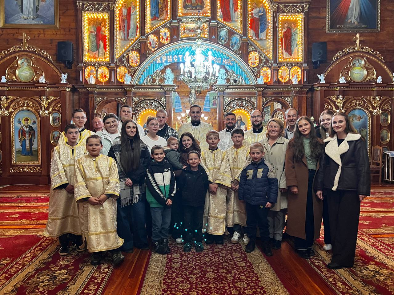 У Грабівці відбулися нічні молитовні чування У Грабівці відбулися нічні молитовні чування