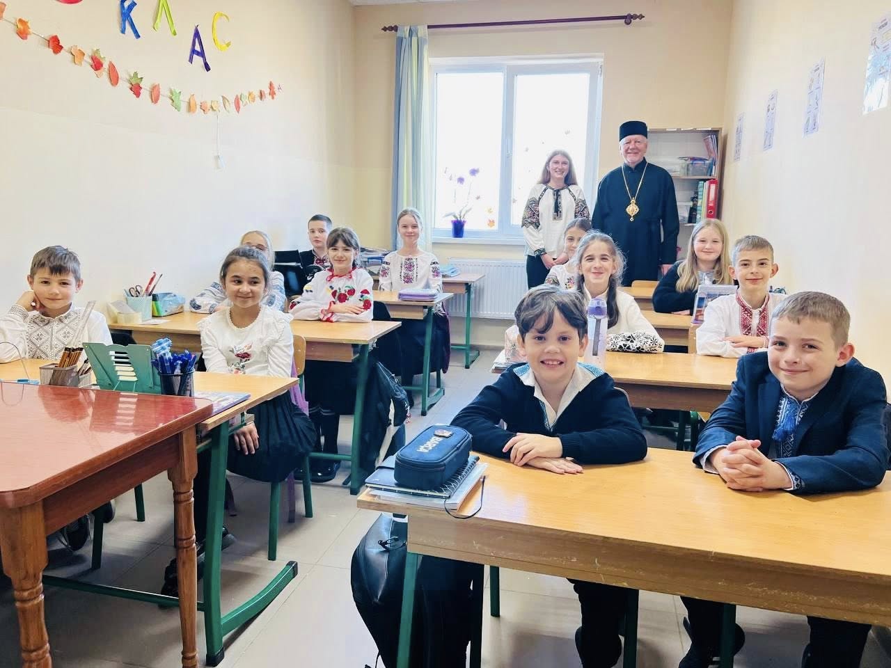 Владика Володимир відвідав Католицьку школу ім. Софрона Дмитерка у Микитинцях Владика Володимир відвідав Католицьку школу ім. Софрона Дмитерка у Микитинцях