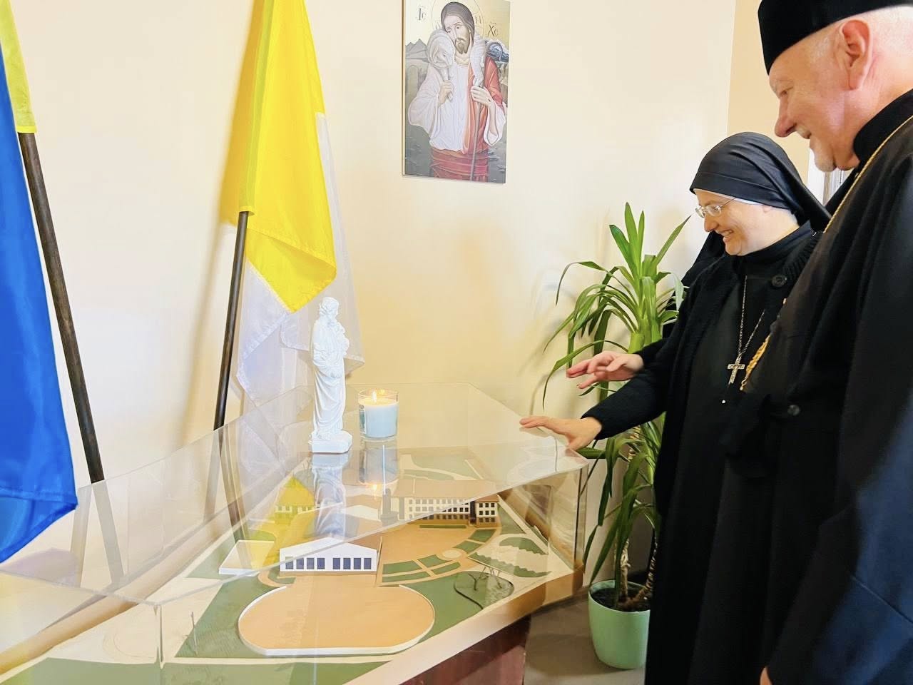 Владика Володимир відвідав Католицьку школу ім. Софрона Дмитерка у Микитинцях Владика Володимир відвідав Католицьку школу ім. Софрона Дмитерка у Микитинцях