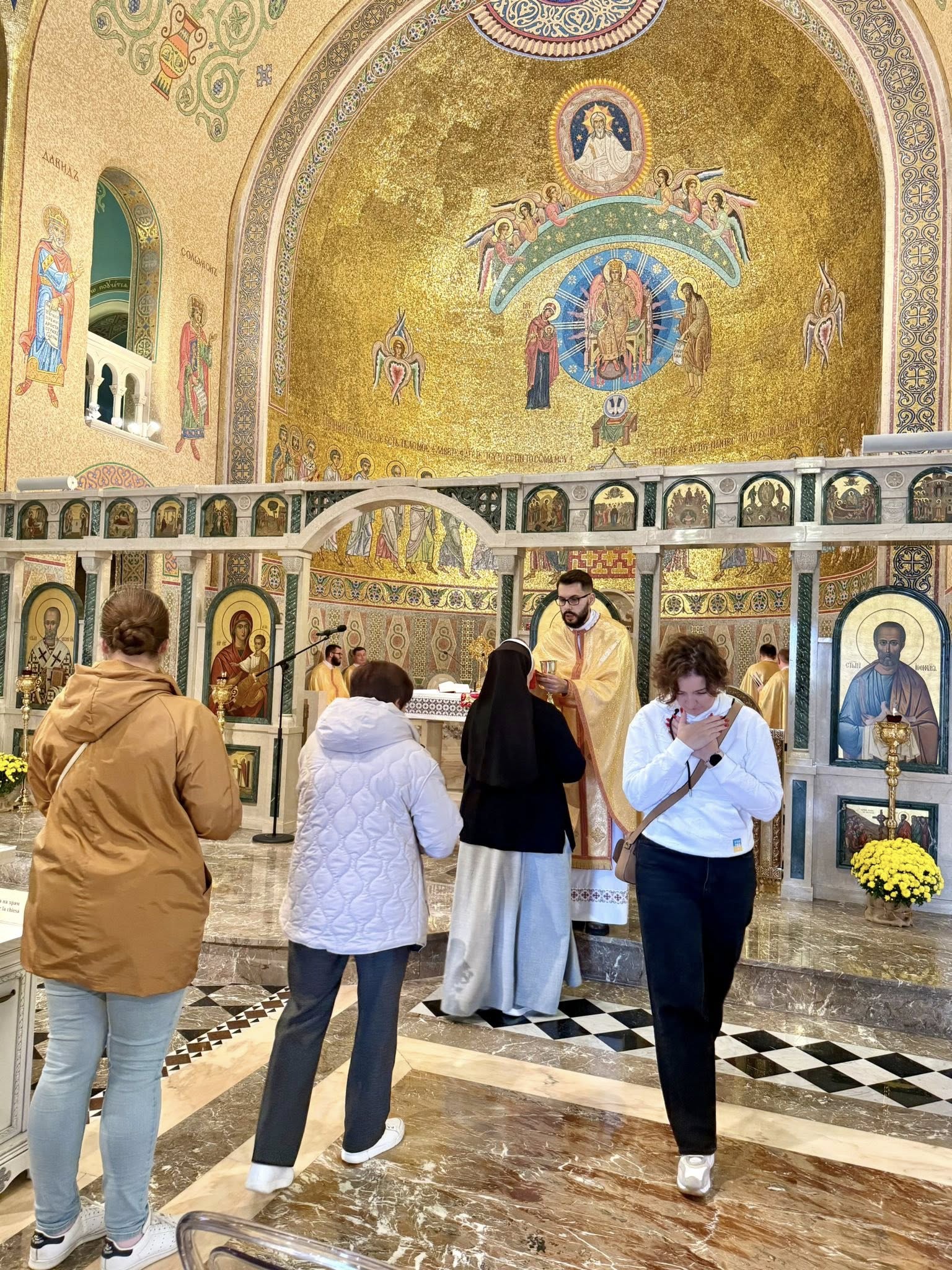 Колектив Католицького ліцею взяв участь в Ювілеї світу освіти у Ватикані Колектив Католицького ліцею взяв участь в Ювілеї світу освіти у Ватикані