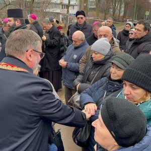 Глава УГКЦ з католицькими єпископами України на місці трагедії в Тернополі: «Ваш біль є болем усього тіла Христової Церкви» Глава УГКЦ з католицькими єпископами України на місці трагедії в Тернополі: «Ваш біль є болем усього тіла Христової Церкви»