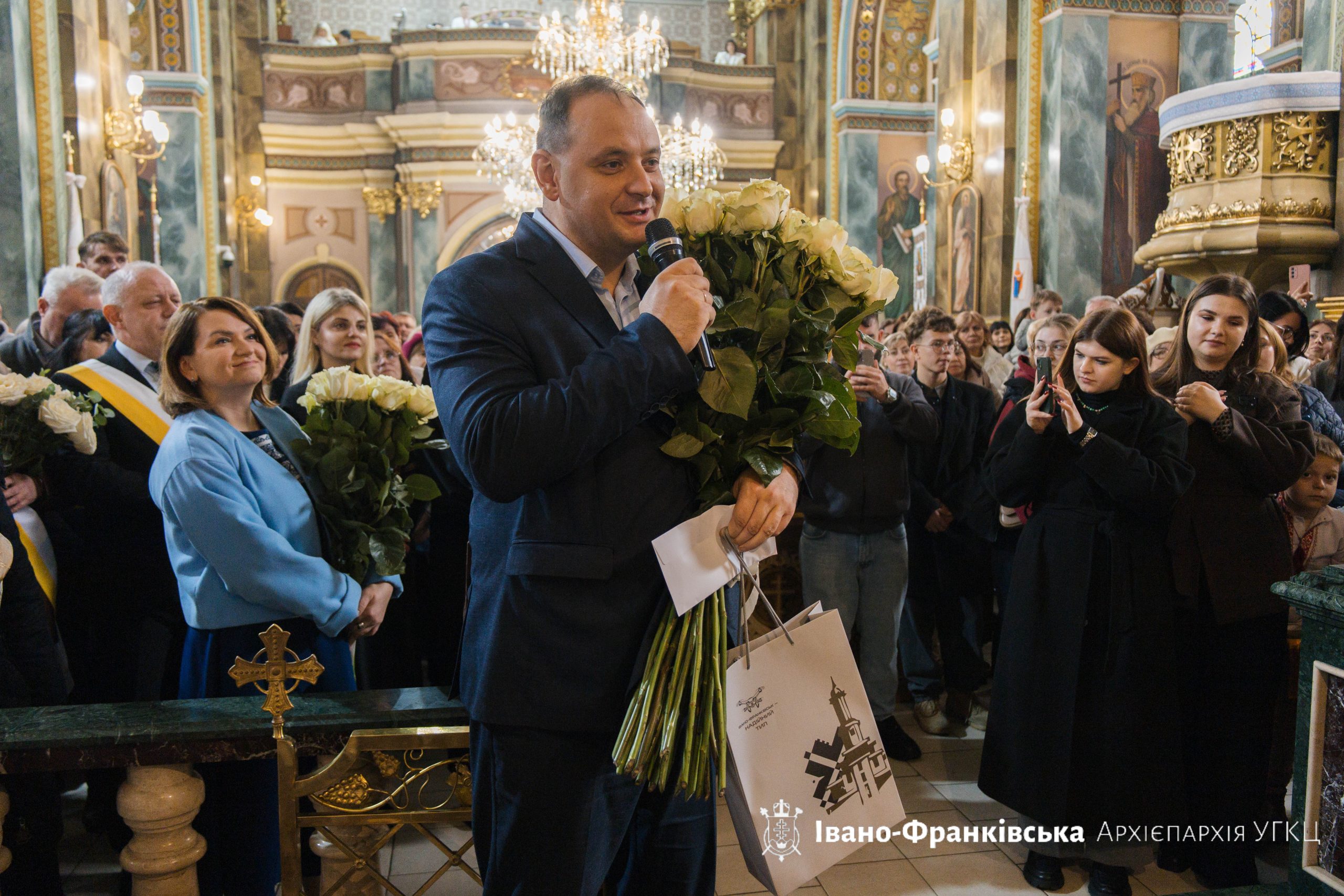 Вірні та духовенство Івано-Франківської Митрополії привітали Митрополита Володимира з днем народження Вірні та духовенство Івано-Франківської Митрополії привітали Митрополита Володимира з днем народження