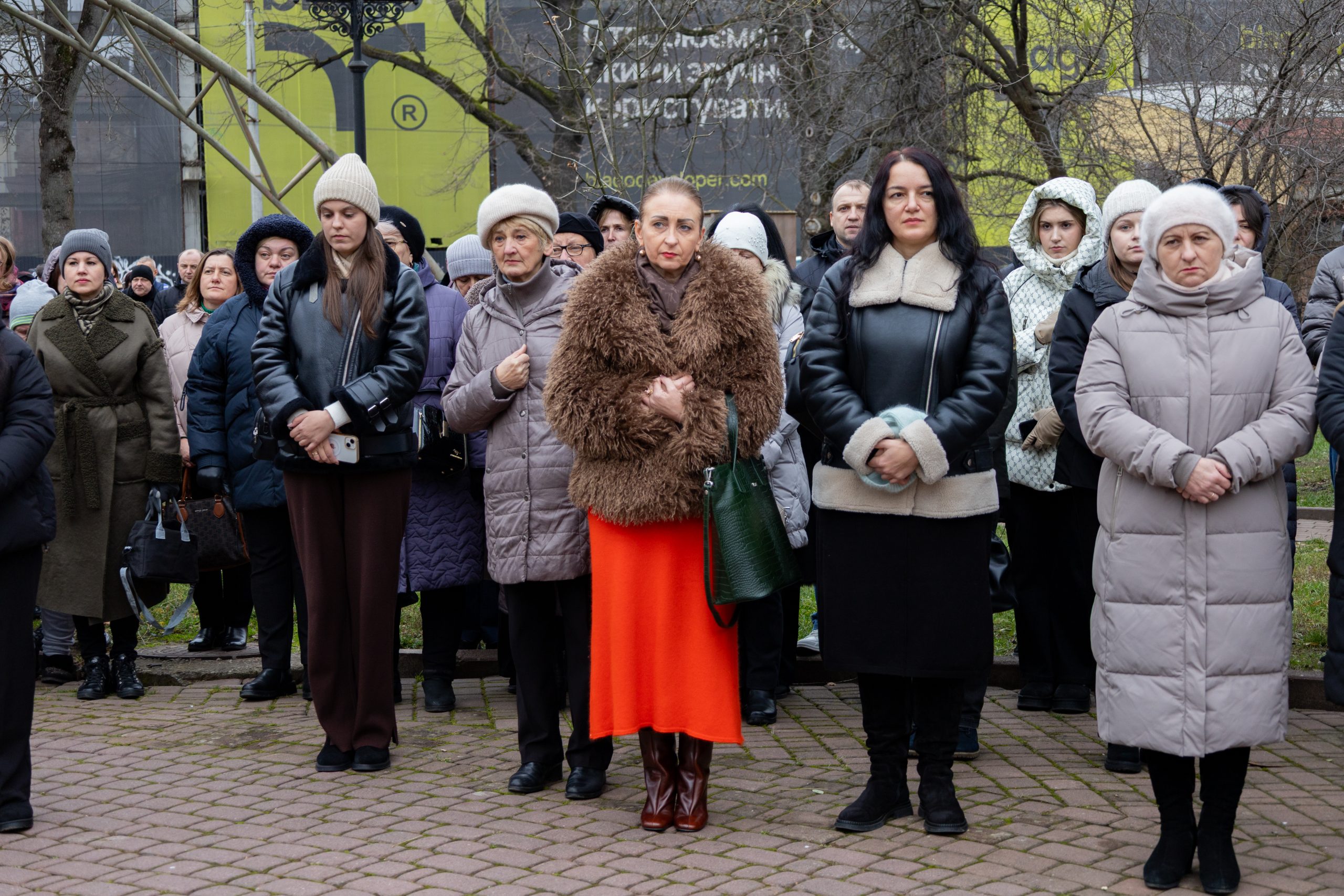 «Дзвін пам’яті» знову залунав у Меморіальному сквері Івано-Франківська «Дзвін пам’яті» знову залунав у Меморіальному сквері Івано-Франківська