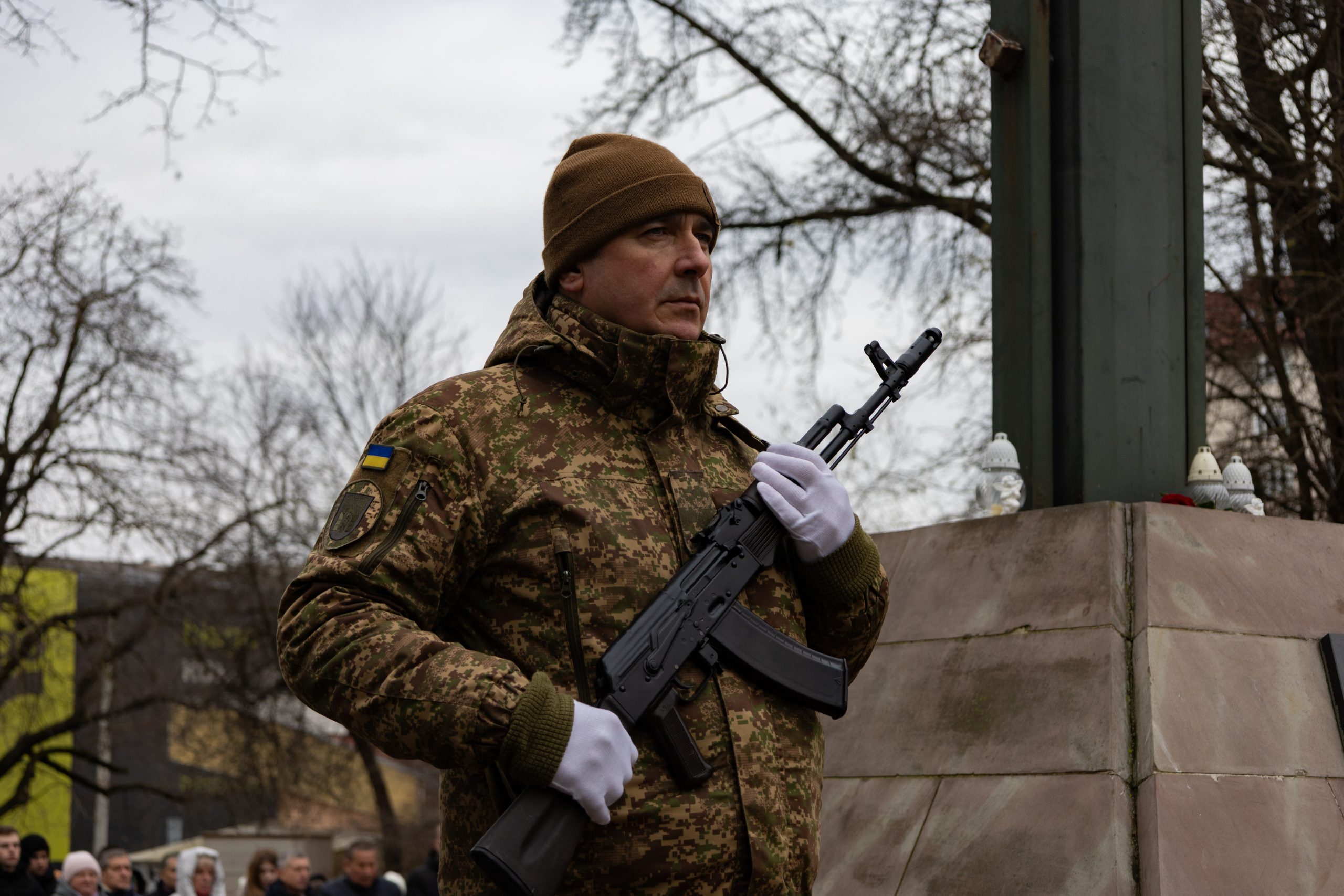 «Дзвін пам’яті» знову залунав у Меморіальному сквері Івано-Франківська «Дзвін пам’яті» знову залунав у Меморіальному сквері Івано-Франківська