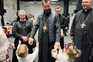 Владика Микола відвідав захід «У центрі Всесвіту — дитина» Владика Микола відвідав захід «У центрі Всесвіту — дитина»