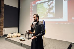 Владика Микола відвідав захід «У центрі Всесвіту — дитина» Владика Микола відвідав захід «У центрі Всесвіту — дитина»