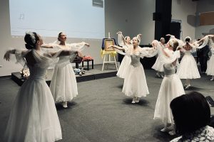 Владика Микола відвідав захід «У центрі Всесвіту — дитина» Владика Микола відвідав захід «У центрі Всесвіту — дитина»