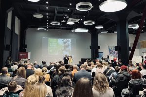 Владика Микола відвідав захід «У центрі Всесвіту — дитина» Владика Микола відвідав захід «У центрі Всесвіту — дитина»