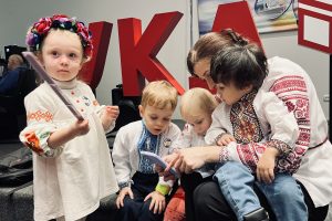 Владика Микола відвідав захід «У центрі Всесвіту — дитина» Владика Микола відвідав захід «У центрі Всесвіту — дитина»