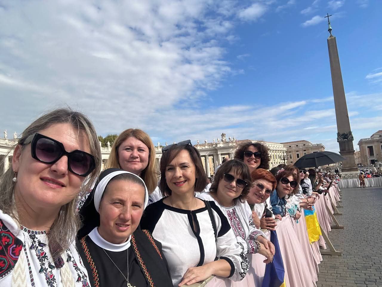 Спільнота Католицької початкової школи здійснила паломництво святинями Європи Спільнота Католицької початкової школи здійснила паломництво святинями Європи