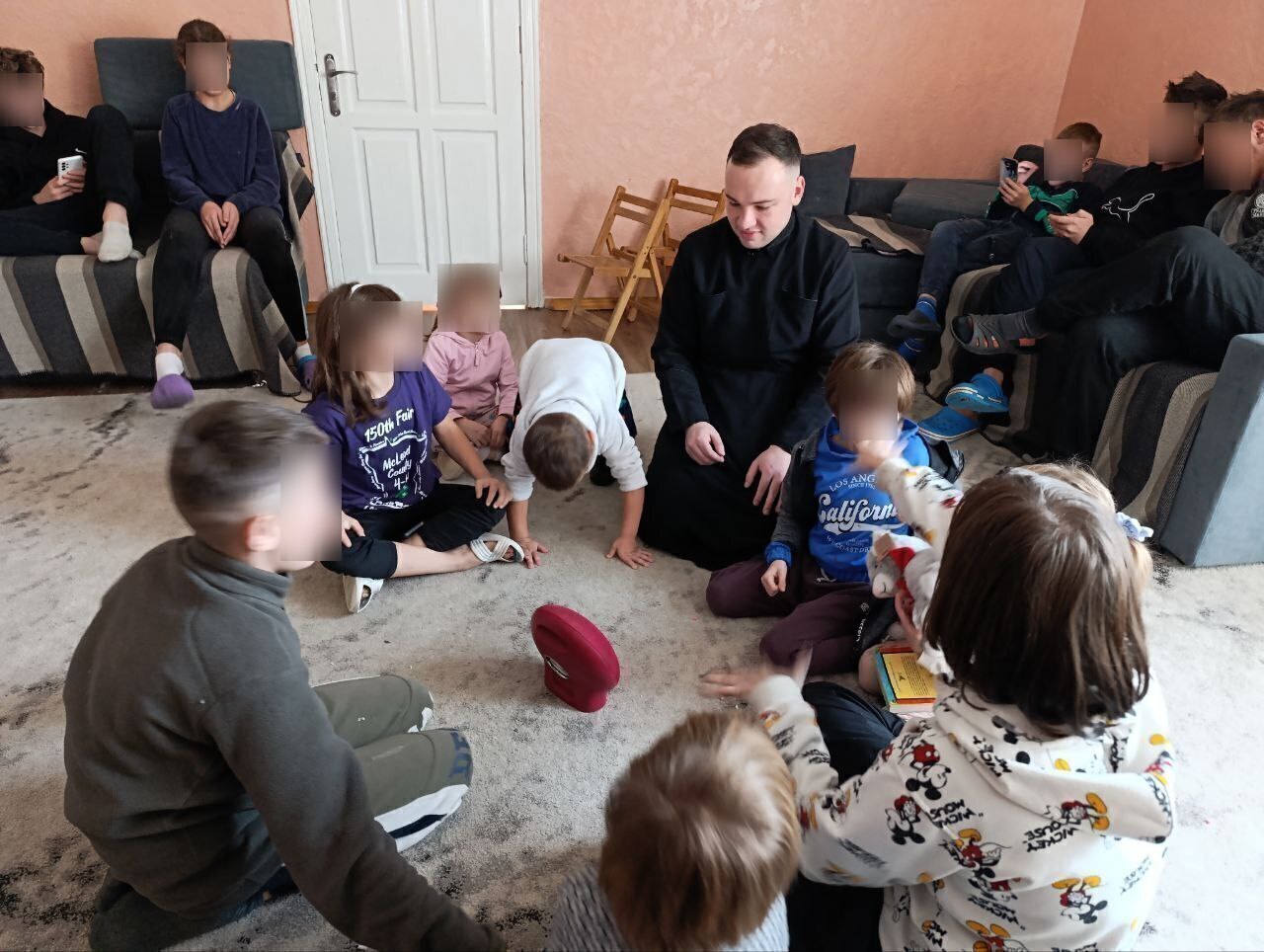 Несучи світло Христа найменшим: брати-семінаристи ІФДС продовжують відвідини центру соціально-психологічної реабілітації Несучи світло Христа найменшим: брати-семінаристи ІФДС продовжують відвідини центру соціально-психологічної реабілітації