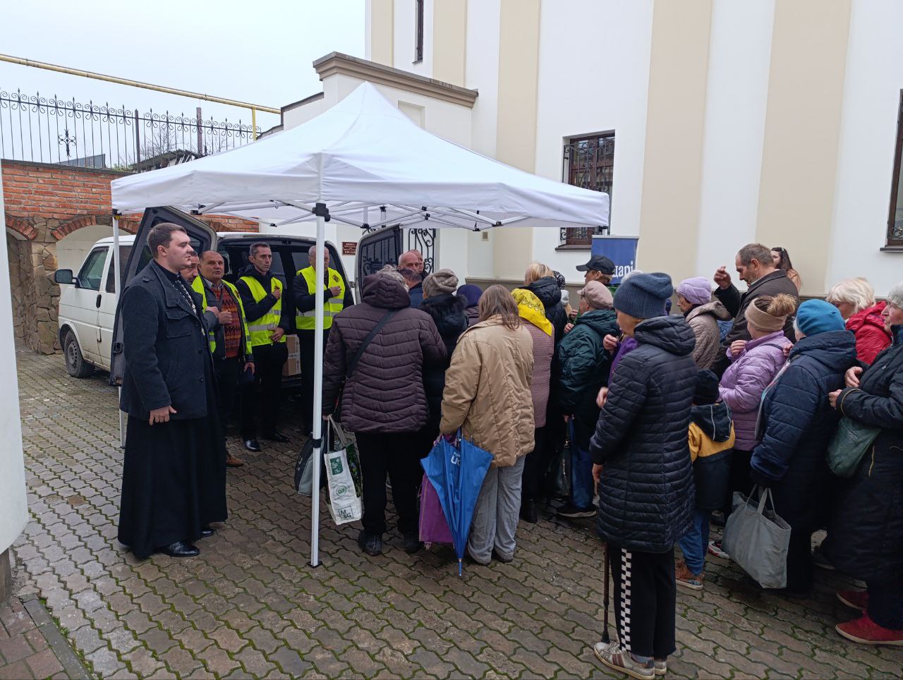 При Архікатедральному соборі в день убогого підтримали соціально вразливих людей При Архікатедральному соборі в день убогого підтримали соціально вразливих людей