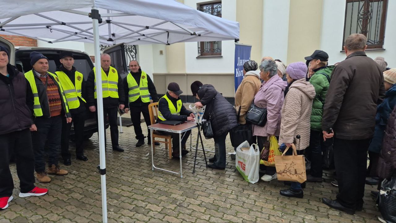 При Архікатедральному соборі в день убогого підтримали соціально вразливих людей При Архікатедральному соборі в день убогого підтримали соціально вразливих людей