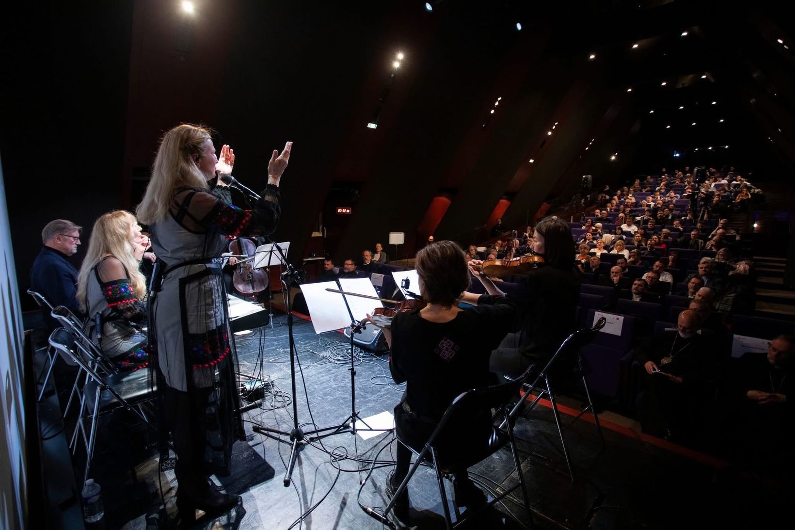 У Парижі презентували французьке видання щоденних звернень Блаженнішого Святослава У Парижі презентували французьке видання щоденних звернень Блаженнішого Святослава