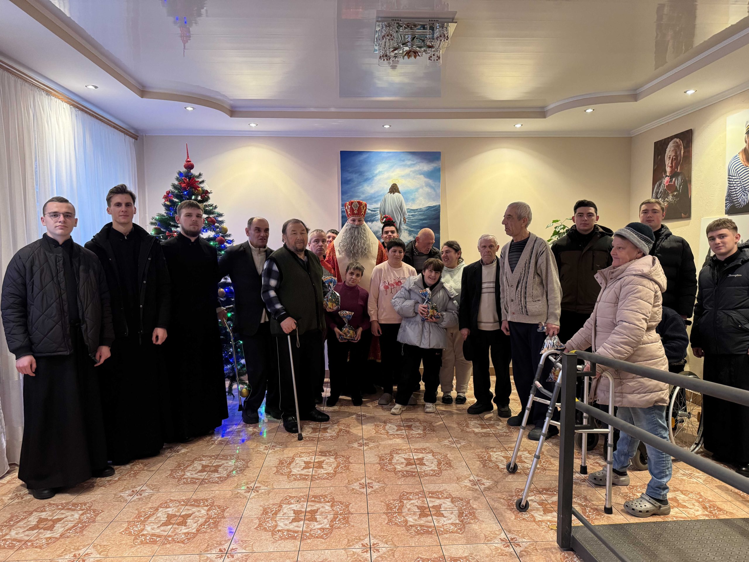 Семінаристи ІФДС провели свято Миколая у геріатричному центрі Семінаристи ІФДС провели свято Миколая у геріатричному центрі