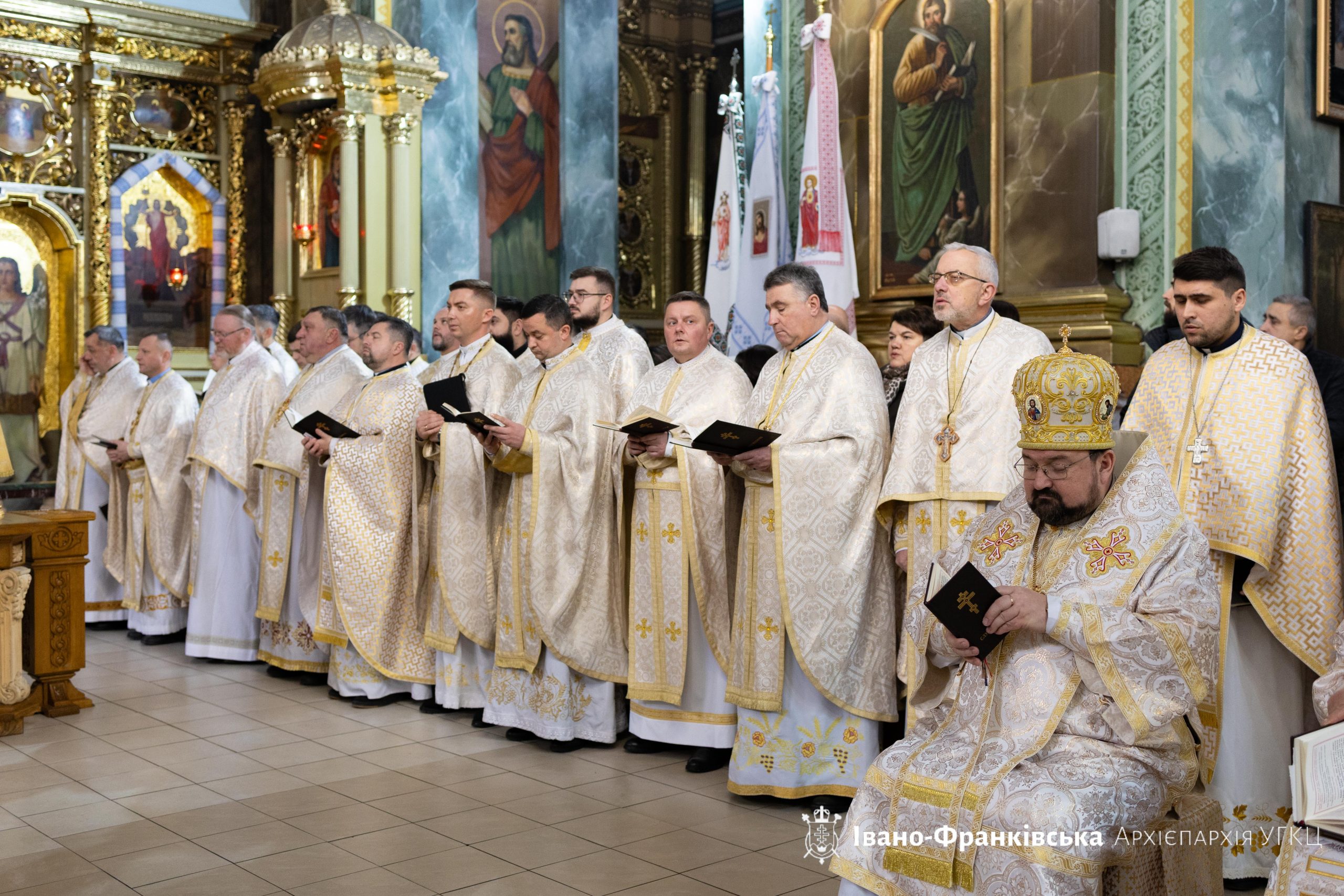 Відбулася проща до Архікатедрального собору з нагоди 14-ї річниці створення Івано-Франківської Митрополії УГКЦ Відбулася проща до Архікатедрального собору з нагоди 14-ї річниці створення Івано-Франківської Митрополії УГКЦ