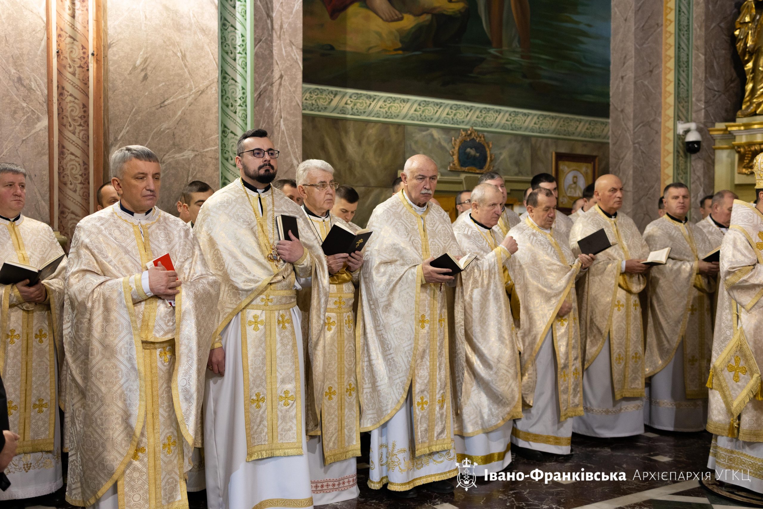 Відбулася проща до Архікатедрального собору з нагоди 14-ї річниці створення Івано-Франківської Митрополії УГКЦ Відбулася проща до Архікатедрального собору з нагоди 14-ї річниці створення Івано-Франківської Митрополії УГКЦ
