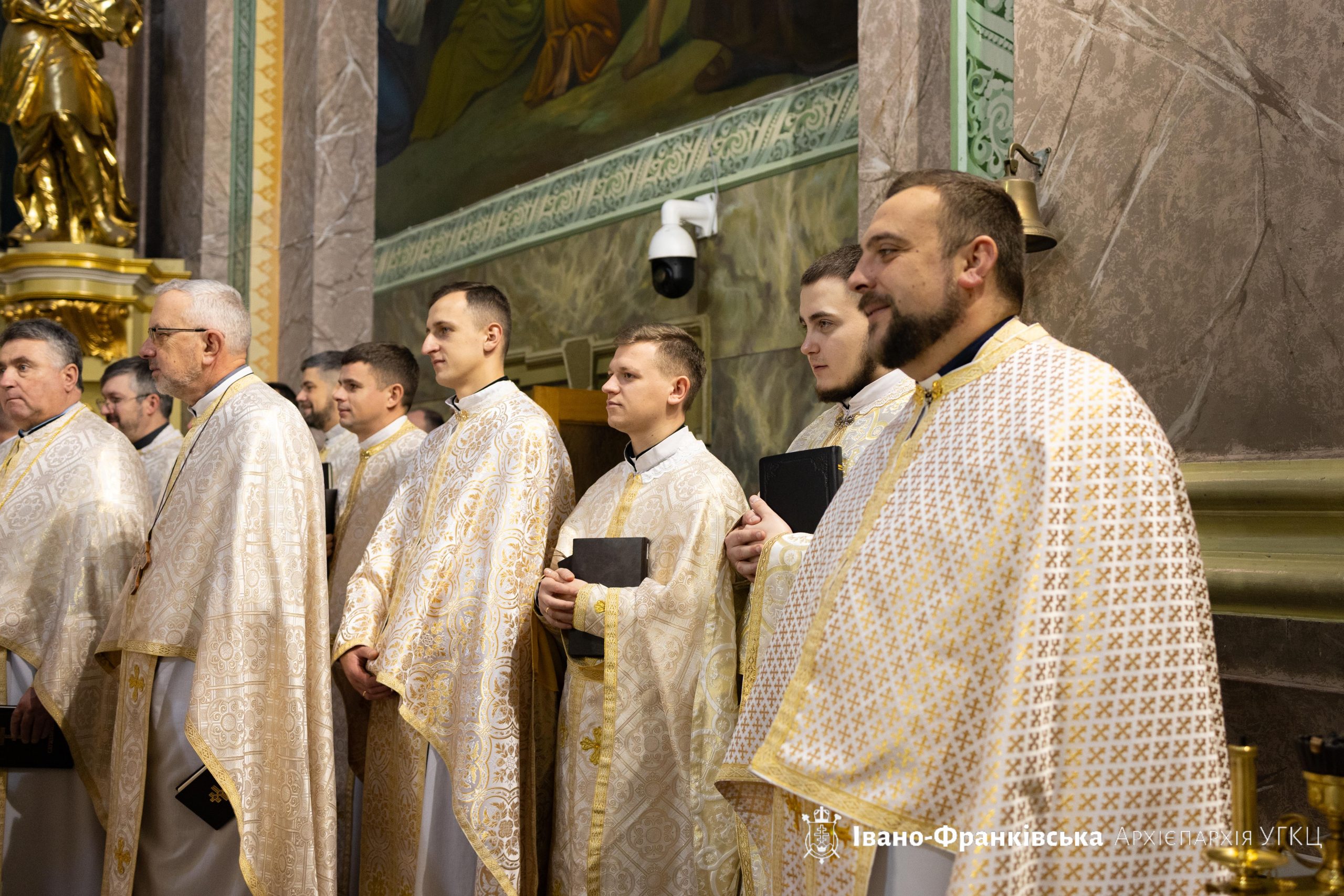 Відбулася проща до Архікатедрального собору з нагоди 14-ї річниці створення Івано-Франківської Митрополії УГКЦ Відбулася проща до Архікатедрального собору з нагоди 14-ї річниці створення Івано-Франківської Митрополії УГКЦ