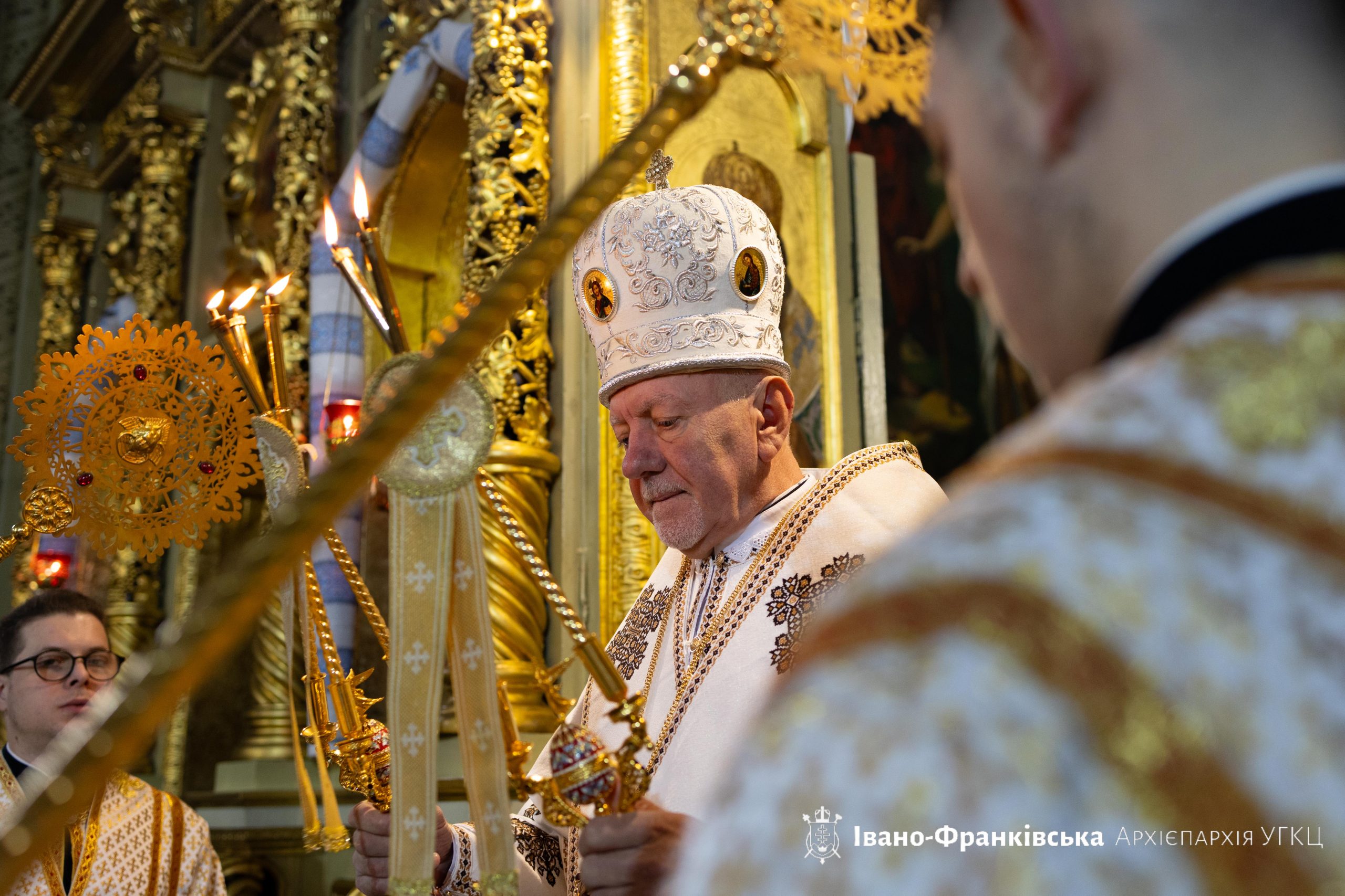 Відбулася проща до Архікатедрального собору з нагоди 14-ї річниці створення Івано-Франківської Митрополії УГКЦ Відбулася проща до Архікатедрального собору з нагоди 14-ї річниці створення Івано-Франківської Митрополії УГКЦ