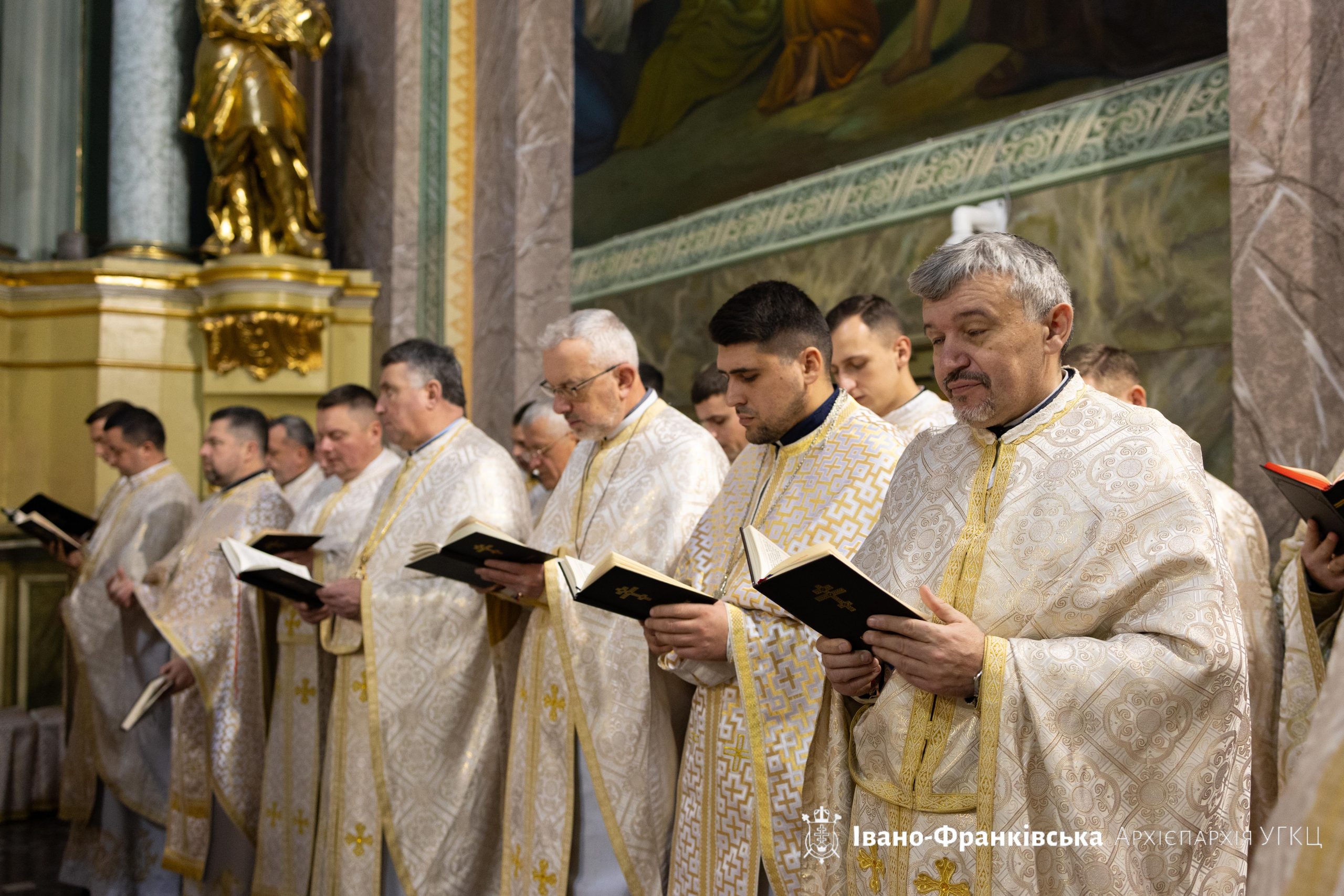 Відбулася проща до Архікатедрального собору з нагоди 14-ї річниці створення Івано-Франківської Митрополії УГКЦ Відбулася проща до Архікатедрального собору з нагоди 14-ї річниці створення Івано-Франківської Митрополії УГКЦ