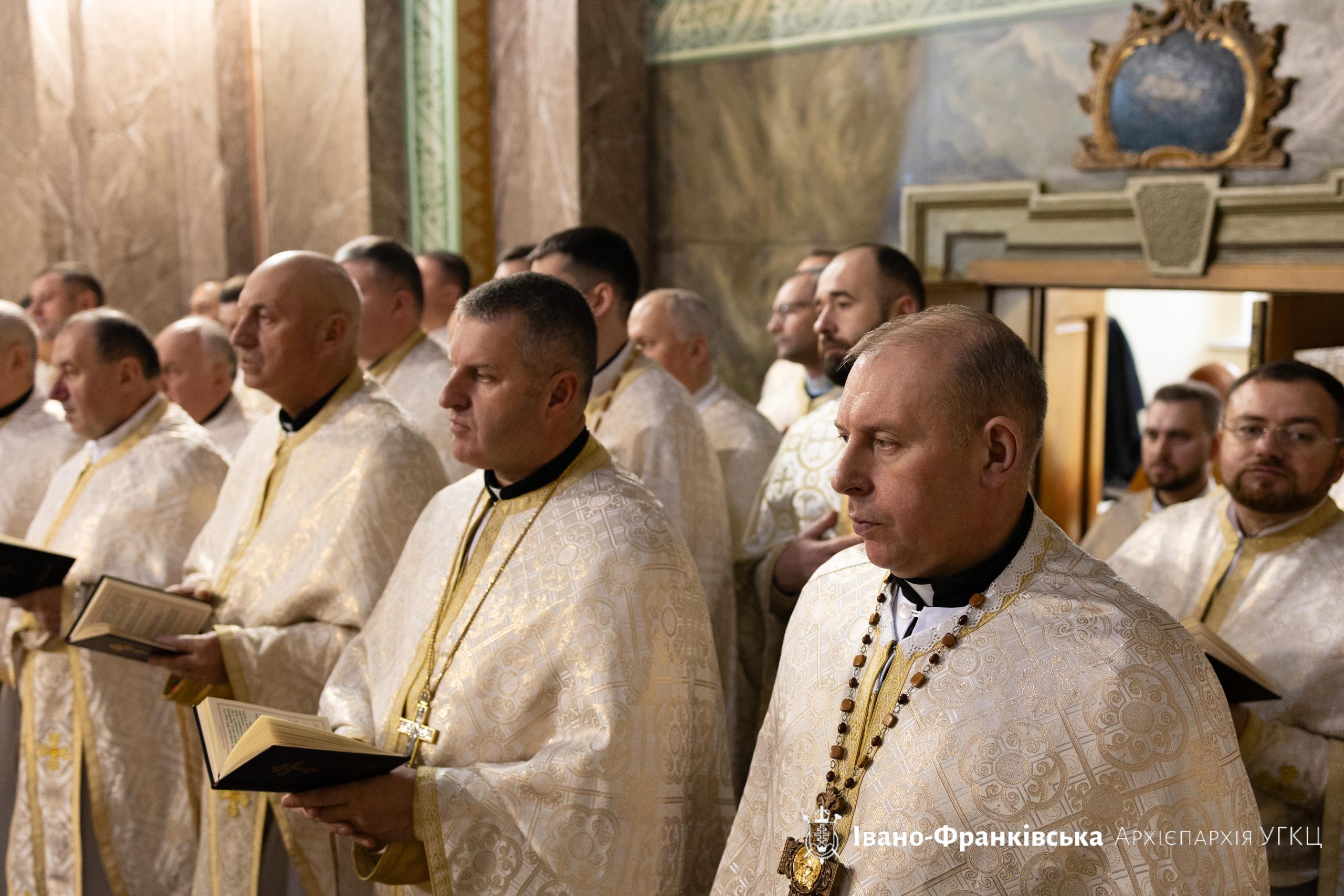 Відбулася проща до Архікатедрального собору з нагоди 14-ї річниці створення Івано-Франківської Митрополії УГКЦ Відбулася проща до Архікатедрального собору з нагоди 14-ї річниці створення Івано-Франківської Митрополії УГКЦ