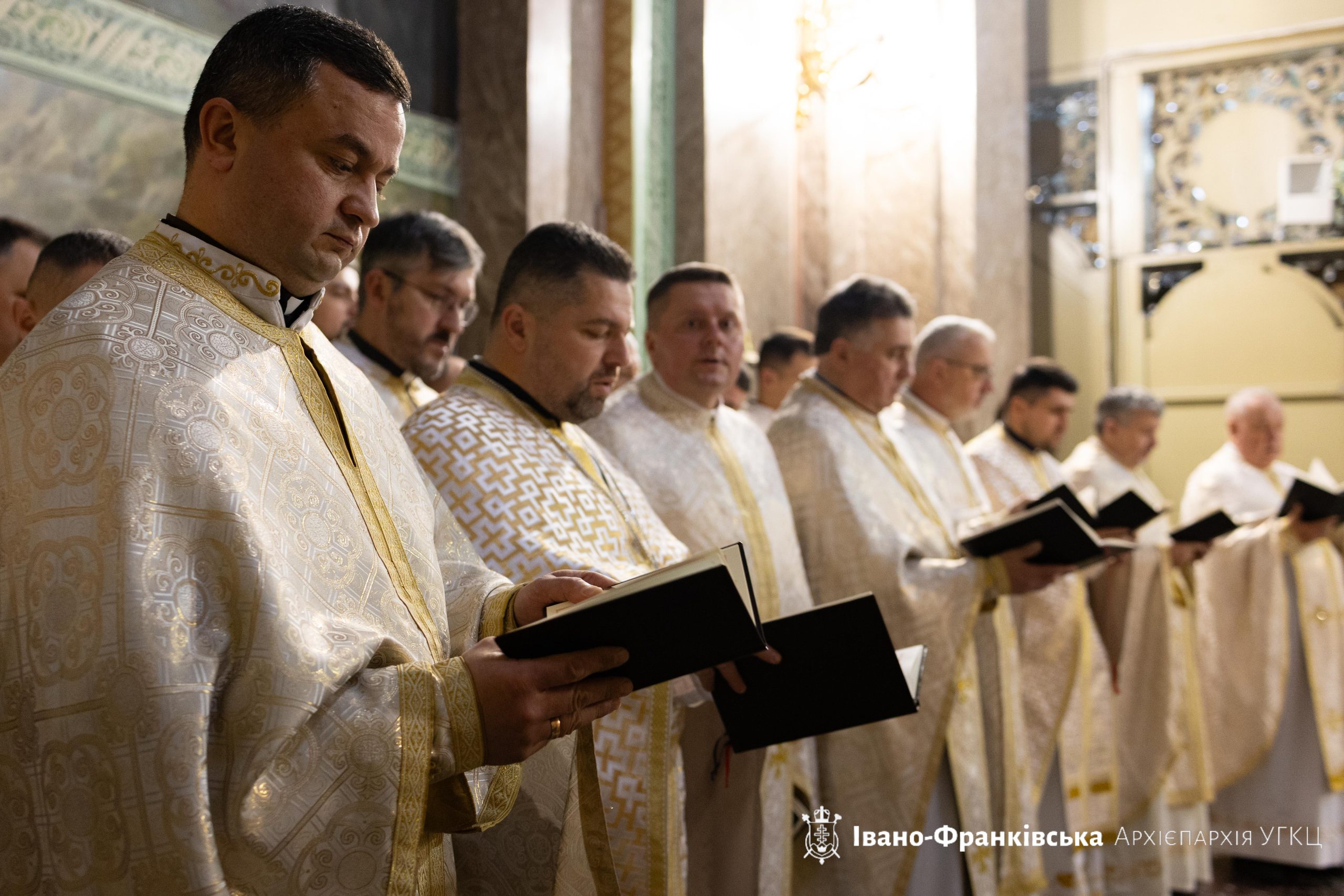 Відбулася проща до Архікатедрального собору з нагоди 14-ї річниці створення Івано-Франківської Митрополії УГКЦ Відбулася проща до Архікатедрального собору з нагоди 14-ї річниці створення Івано-Франківської Митрополії УГКЦ