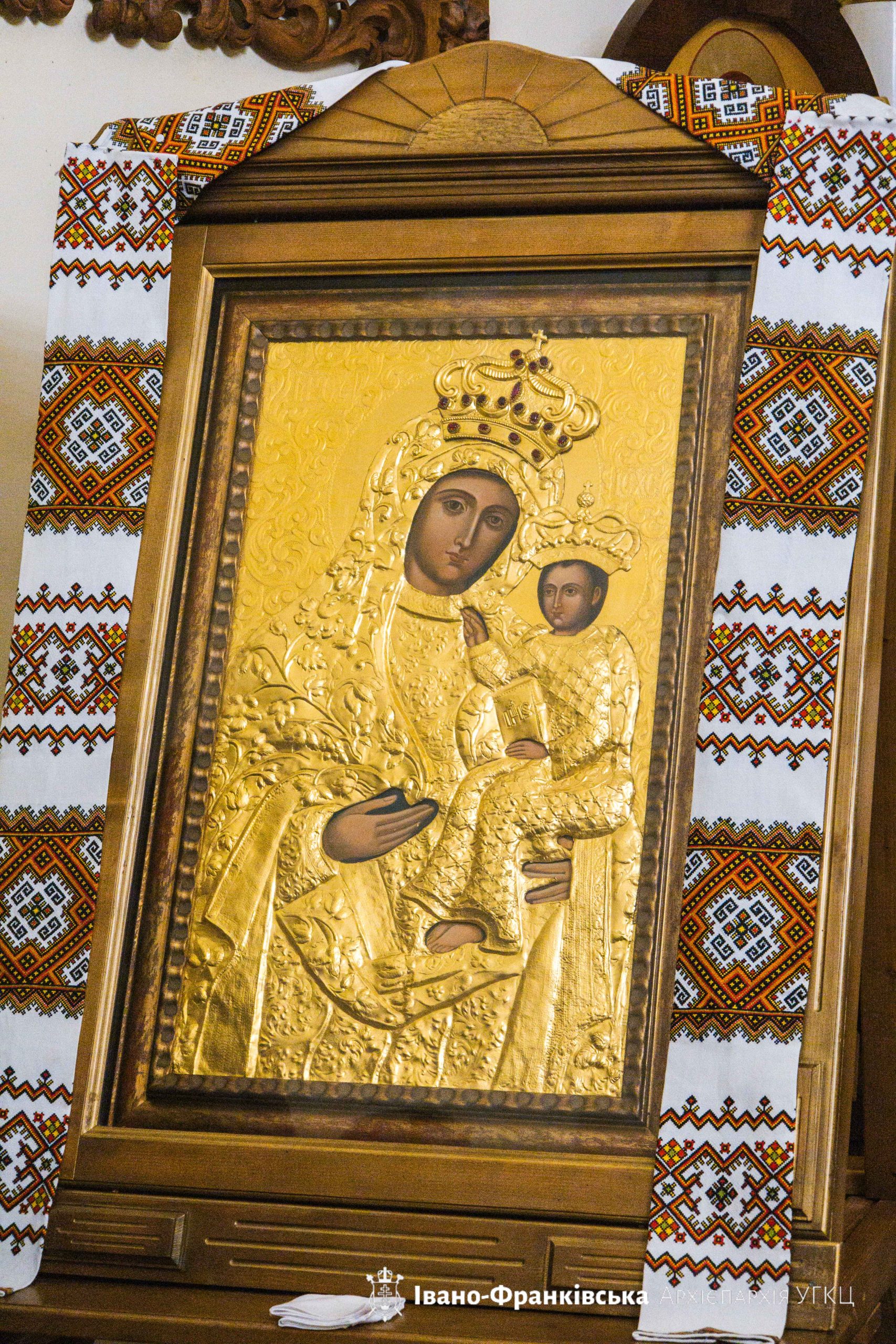 Владика Микола очолив останні в 2025 році молитовні чування у Крилосі Владика Микола очолив останні в 2025 році молитовні чування у Крилосі