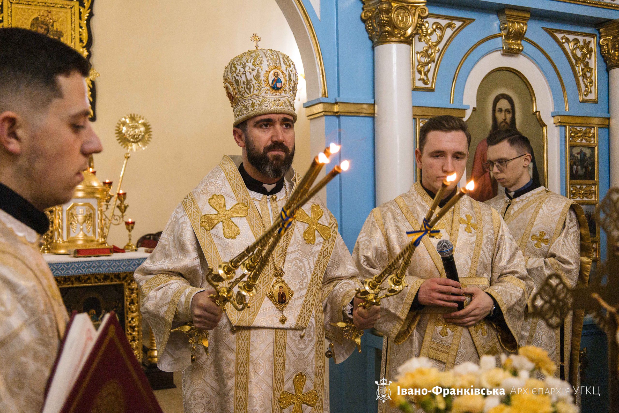 Владика Микола очолив останні в 2025 році молитовні чування у Крилосі Владика Микола очолив останні в 2025 році молитовні чування у Крилосі